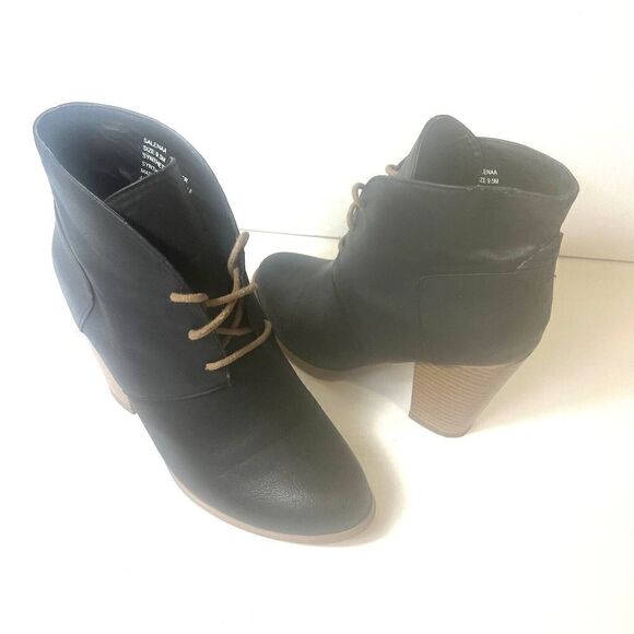 Steve Madden Womens Booties Ankle Black Faux Leather Size 9.5M High Heel Lace Up - Picture 2 of 11